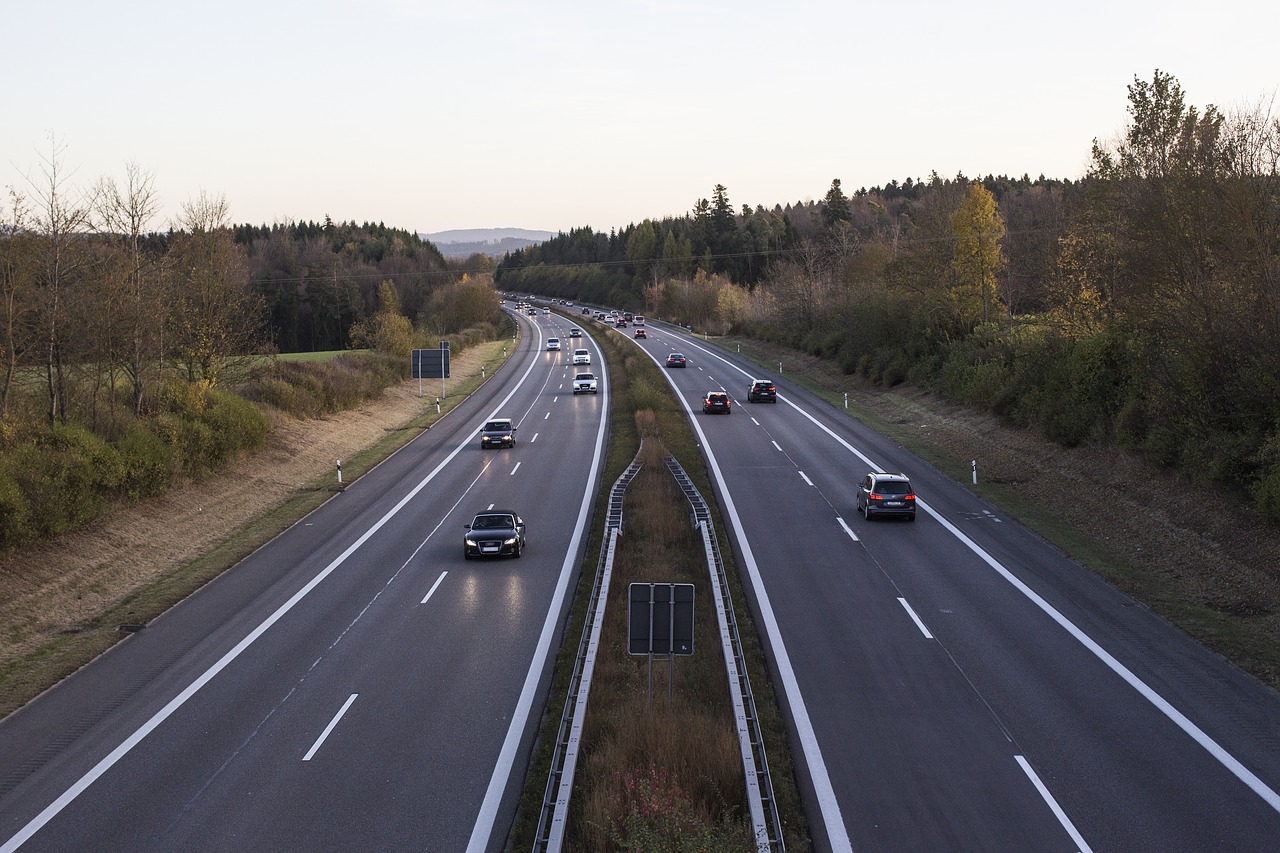 https://www.administrator-sieci.pl/wp-content/uploads/2012/02/highway-2909336_1280.jpg